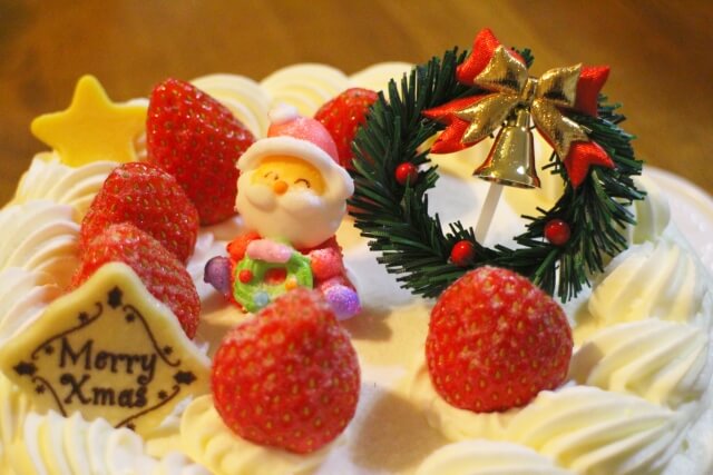 クリスマスケーキを手作りしよう 飾り付けのアイデアを紹介 暮らし便利手帖